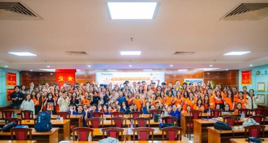 Khai giảng lớp học ai văn phòng 20/5