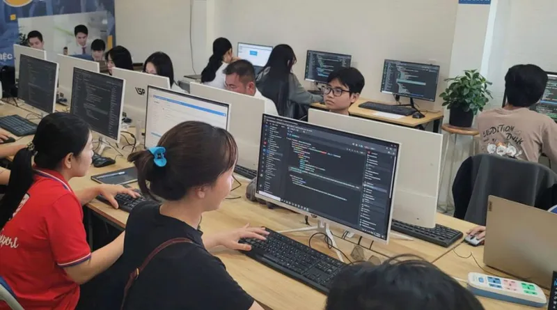 Học viên tại khóa học Vibe Coding Học viên tại khóa học Vibe Coding