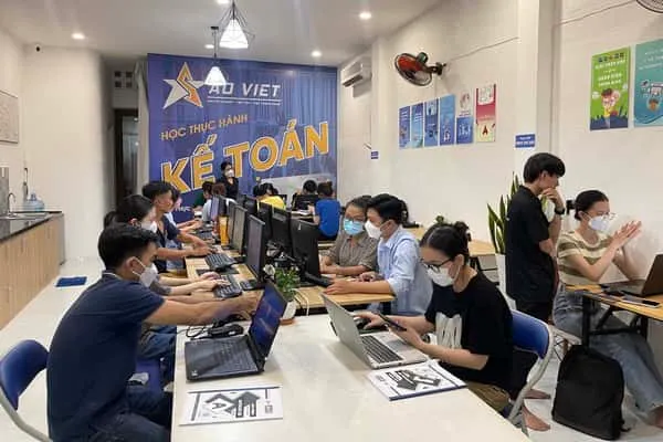 Khóa học Ứng dụng AI trong phân tích thị trường