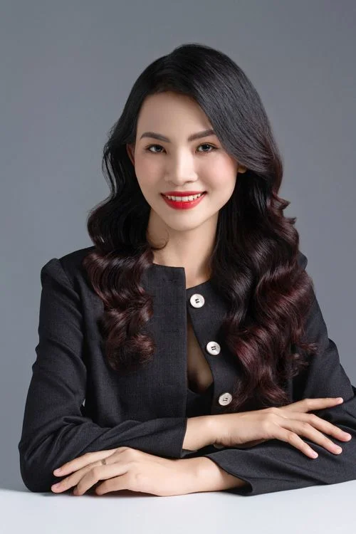 Cô Nguyễn Thu Hà