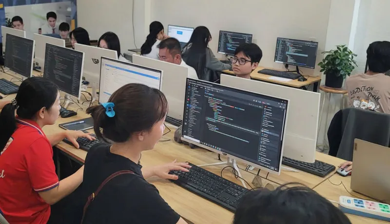 Học viên tại khóa học sử dụng Github Copilot Học viên tại khóa học sử dụng Github Copilot