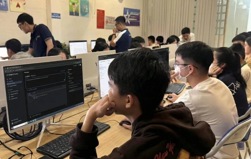 Học viên tại khóa học Vibe Code