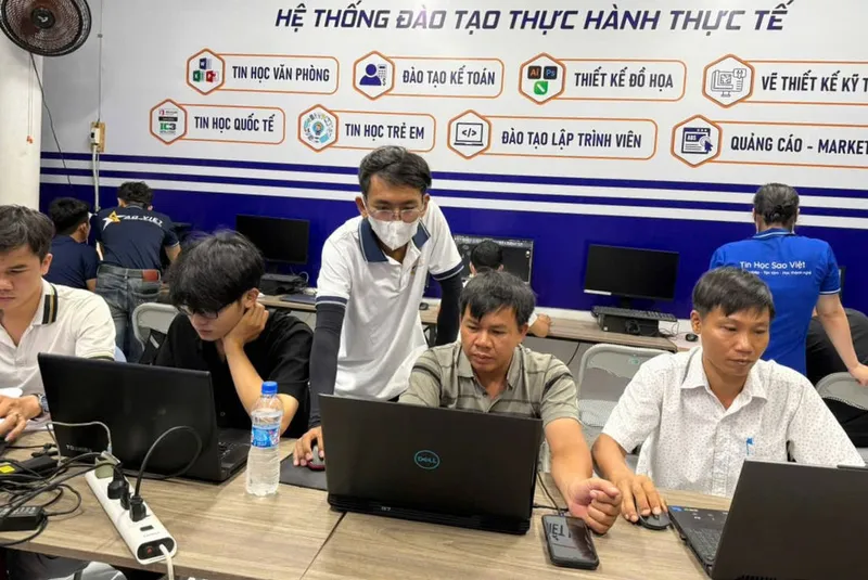 Khóa hoc AI trong quản trị doanh nghiệp