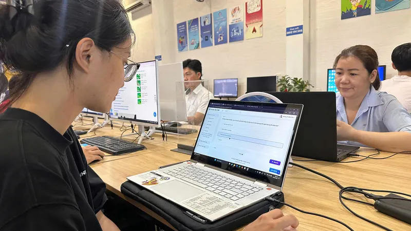 Học viên khóa học AI ngắn hạn tại Trung tâm Công Nghệ AI Sao Việt Học viên khóa học AI ngắn hạn tại Trung tâm Công Nghệ AI Sao Việt